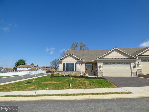 616 BLUFF STONE DRIVE, YORK, PA 17402