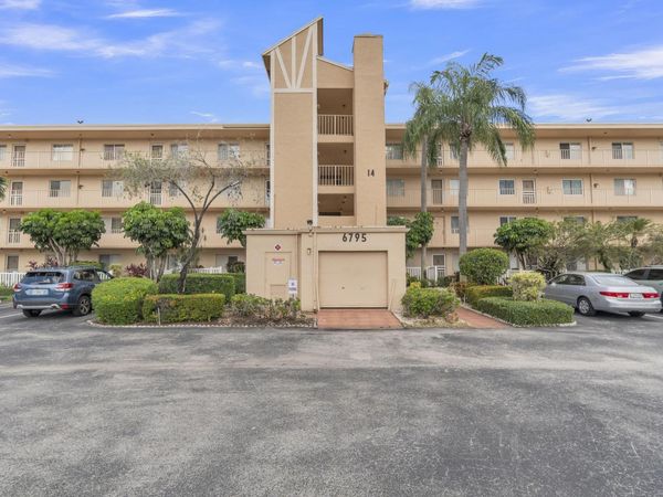 6795 Huntington Lane, Unit 306, Delray Beach, FL 33446