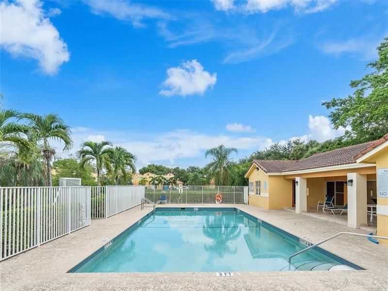 4032 NW 90th Ave, Unit 4032, Sunrise, FL 33351 Photo