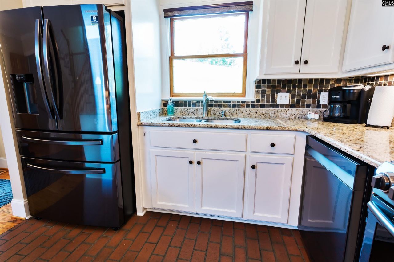 331 Westshore Drive Photo 17