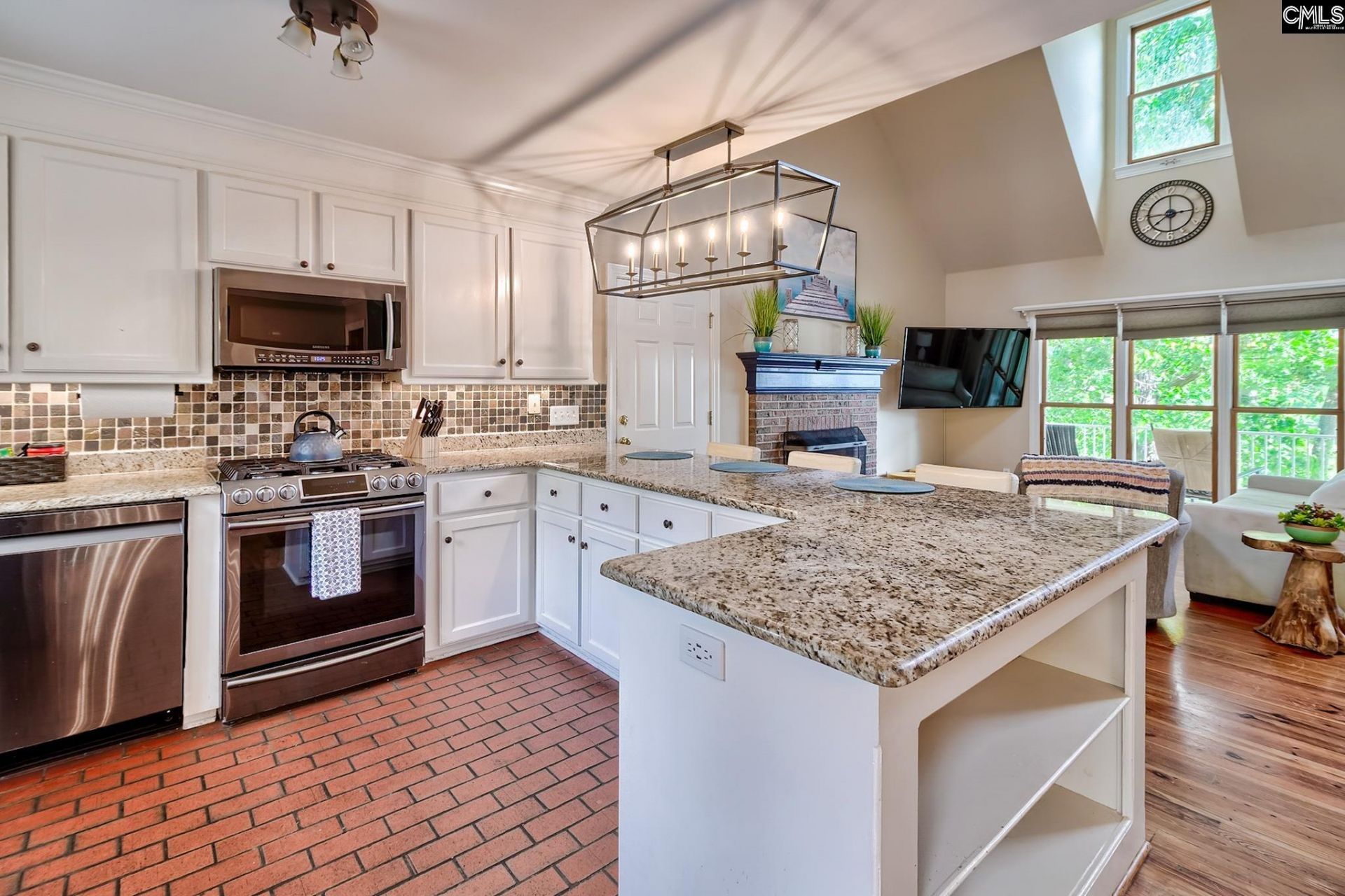 331 Westshore Drive Photo 7
