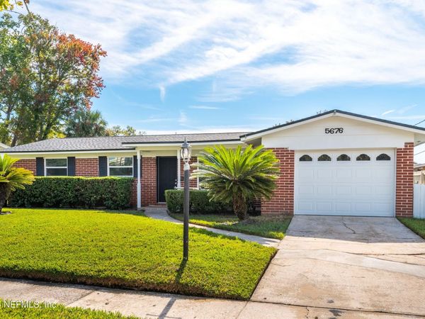 5676 FLAGSTAFF Road, Jacksonville, FL 32207