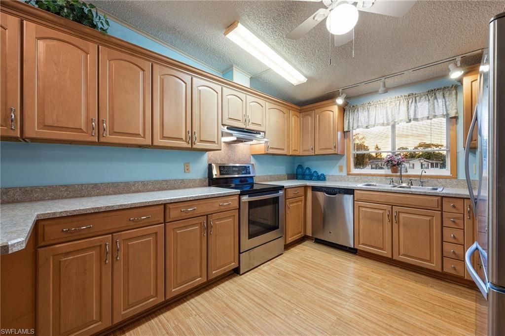 19658 Eagle Trace Ct, North Fort Myers, FL 33903 Photo