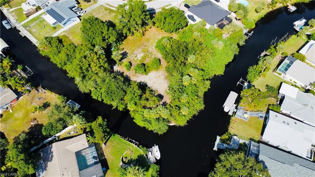 935 Iris Dr, North Fort Myers, FL 33903 Photo