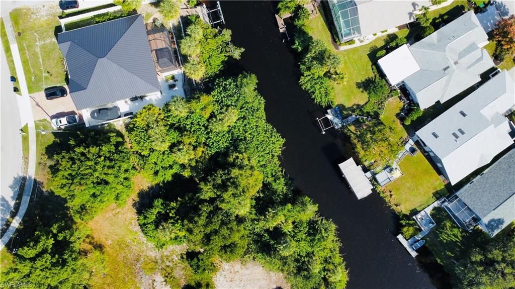 935 Iris Dr, North Fort Myers, FL 33903 Photo