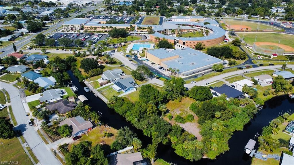 935 Iris Dr, North Fort Myers, FL 33903 Photo