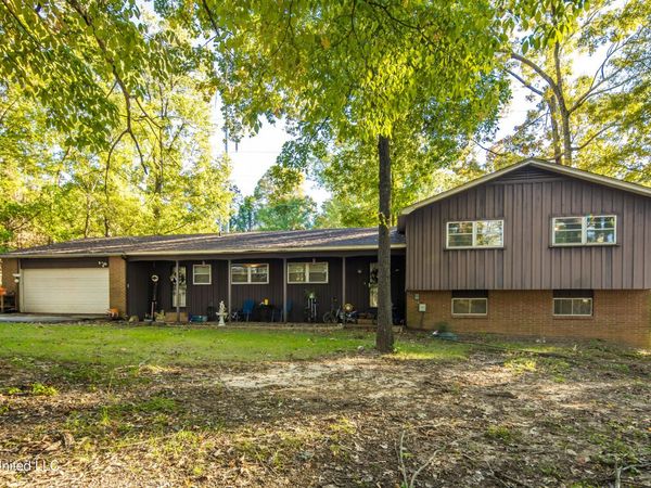 1777 E Starlanding Road, Southaven, MS 38651
