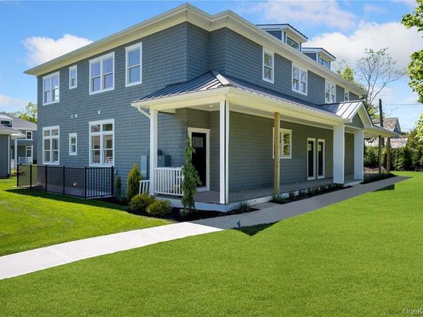 21 Montauk Hwy, Unit 9, Westhampton, NY 11977