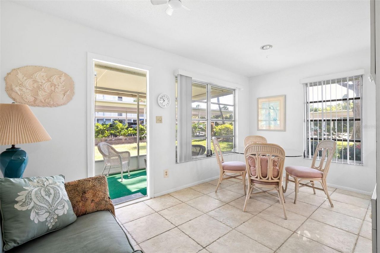 597 Sutton Place, Longboat Key, FL 34228 Photo