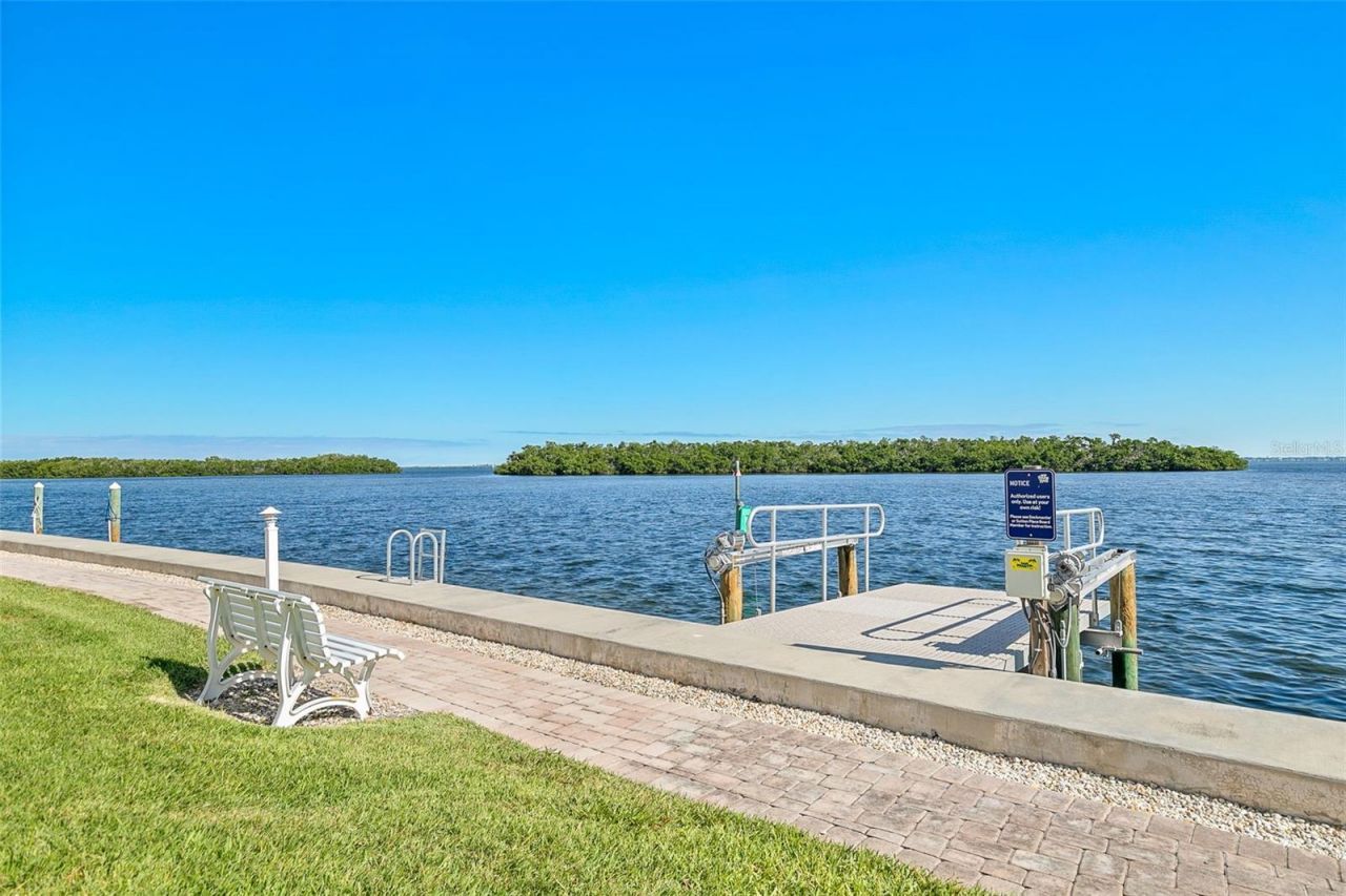597 Sutton Place, Longboat Key, FL 34228 Photo
