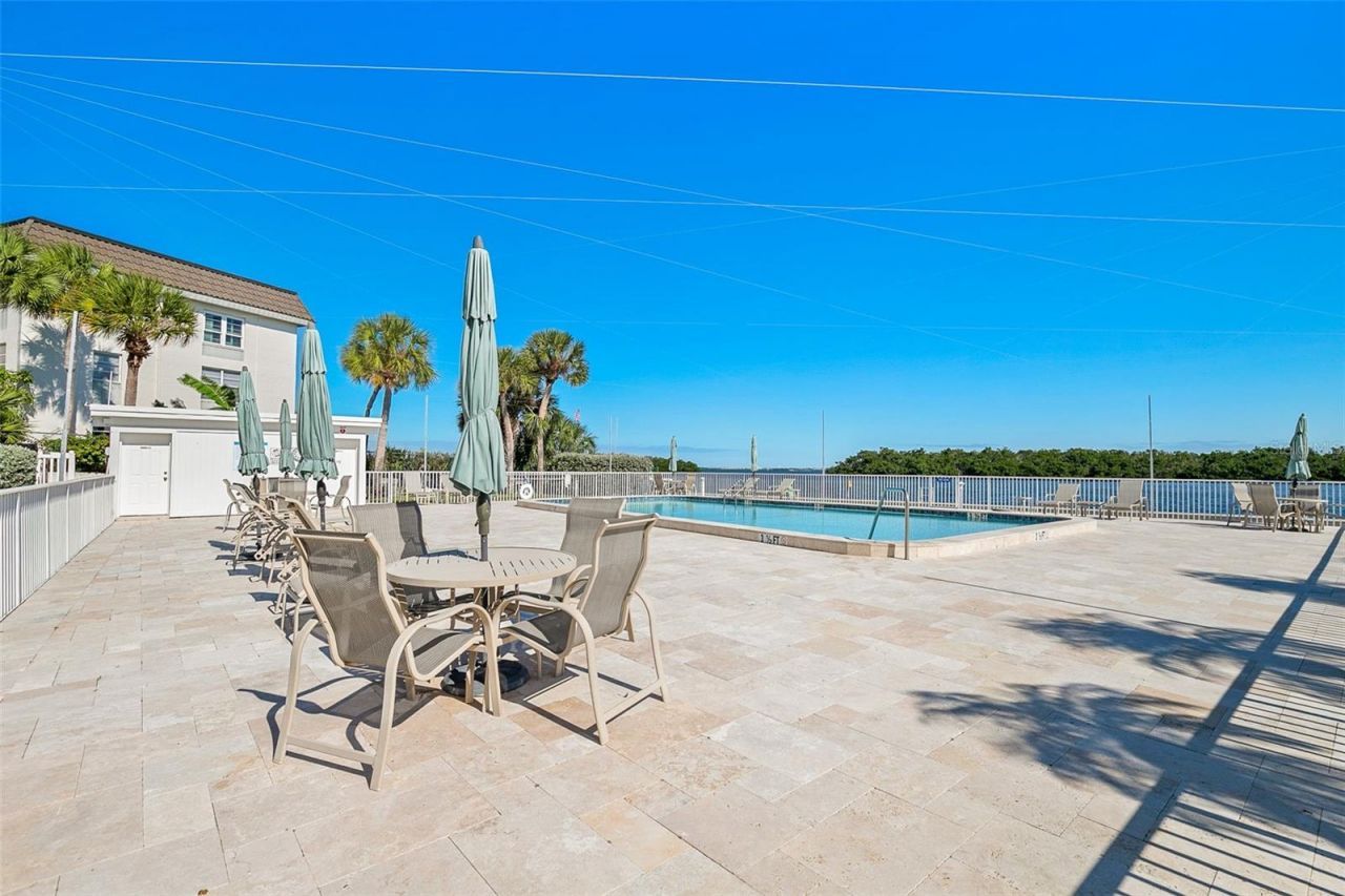 597 Sutton Place, Longboat Key, FL 34228 Photo