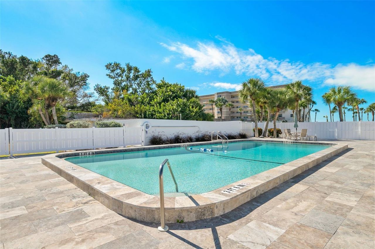 597 Sutton Place, Longboat Key, FL 34228 Photo