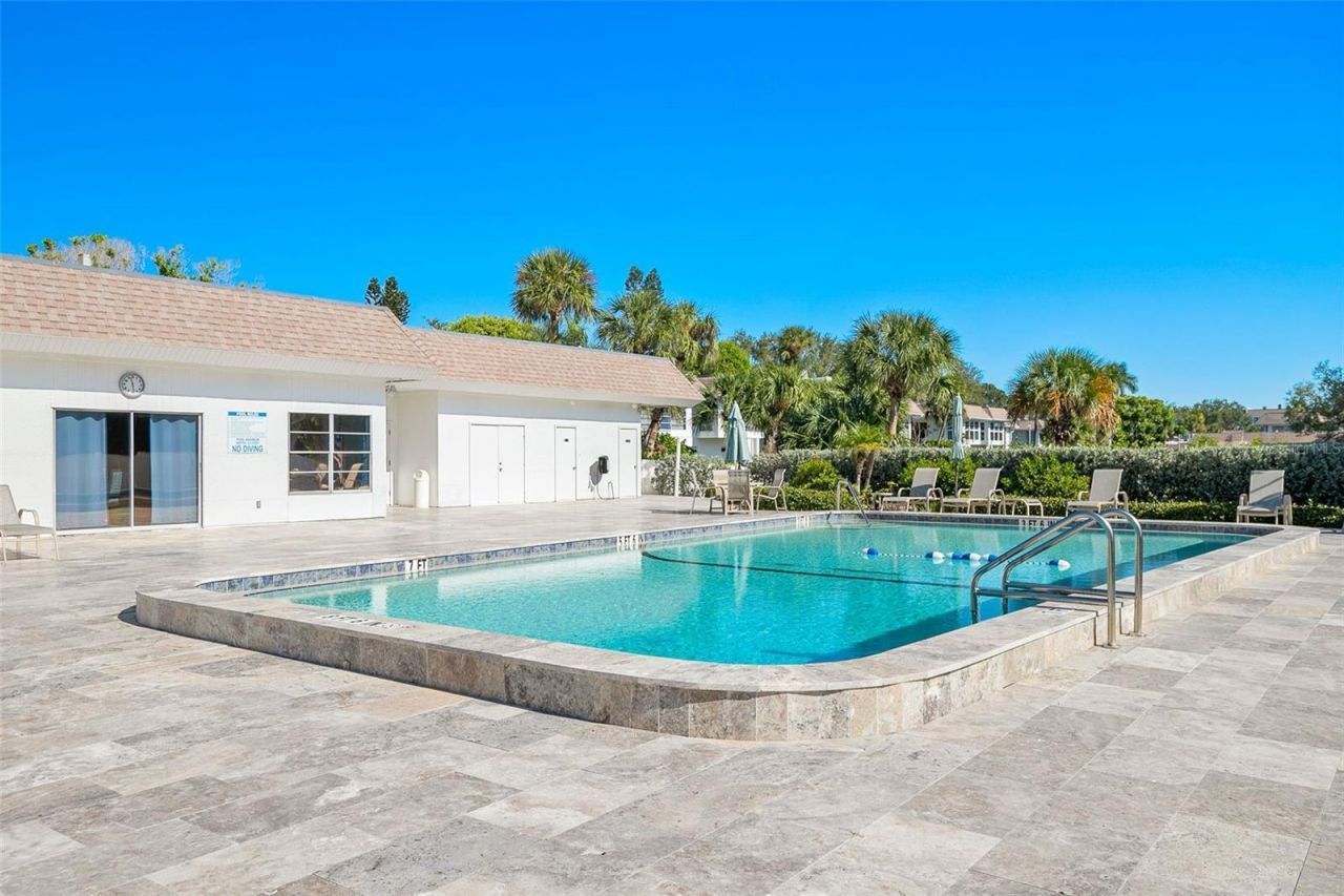 597 Sutton Place, Longboat Key, FL 34228 Photo