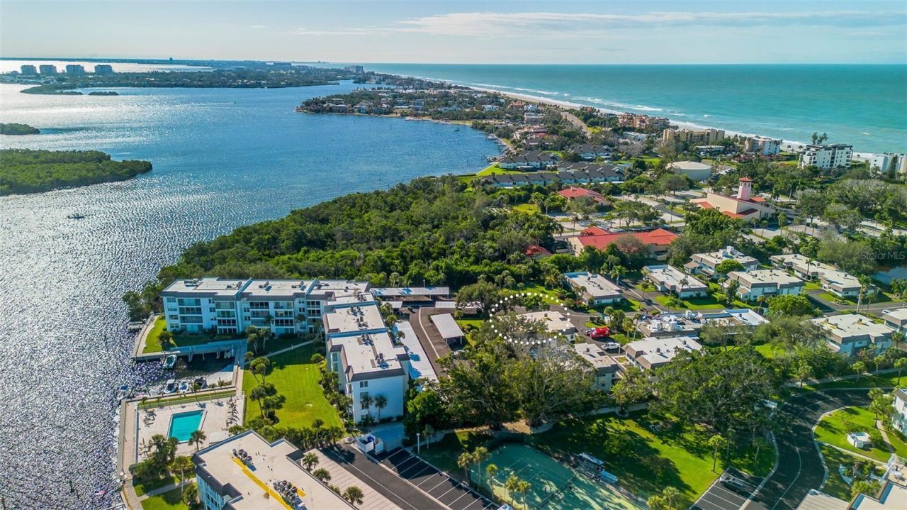 597 Sutton Place, Longboat Key, FL 34228 Photo