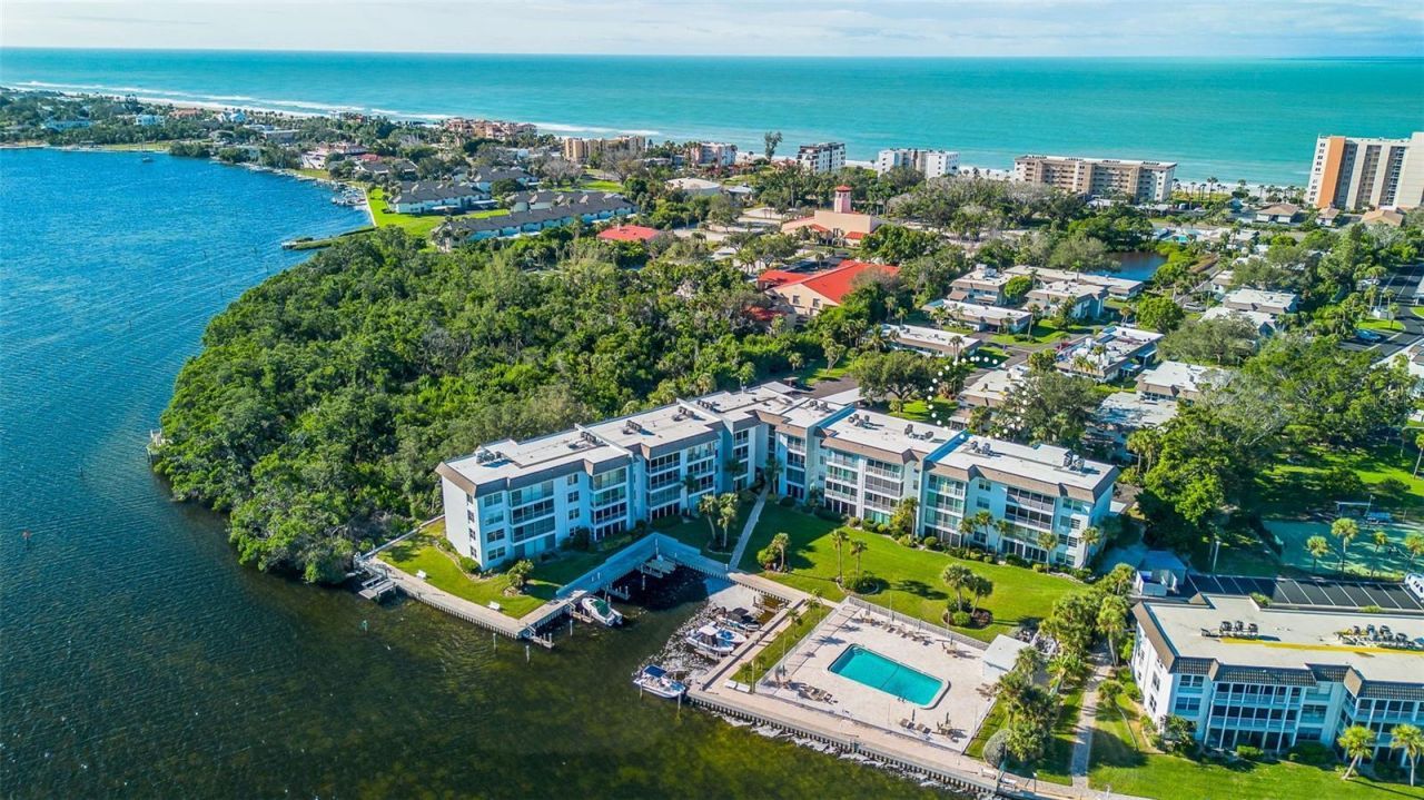 597 Sutton Place, Longboat Key, FL 34228 Photo