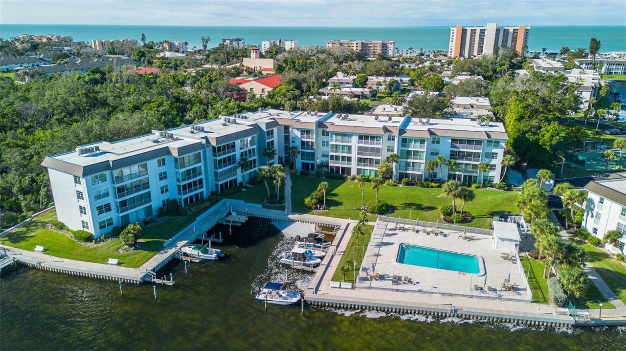 597 Sutton Place, Longboat Key, FL 34228 Photo
