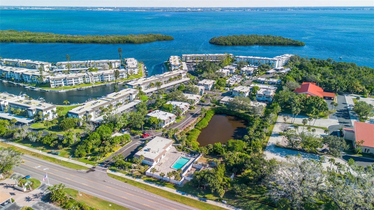 597 Sutton Place, Longboat Key, FL 34228 Photo