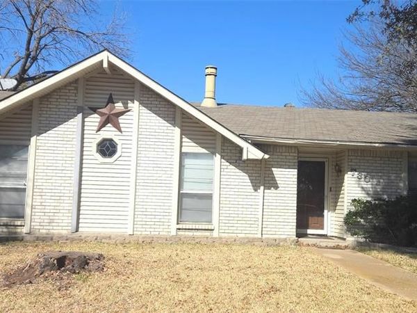 730 Pinehill Lane, Grand Prairie, TX 75052