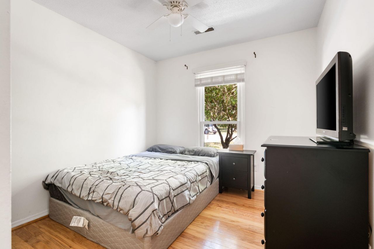 109 Mill Pond Court Photo 17