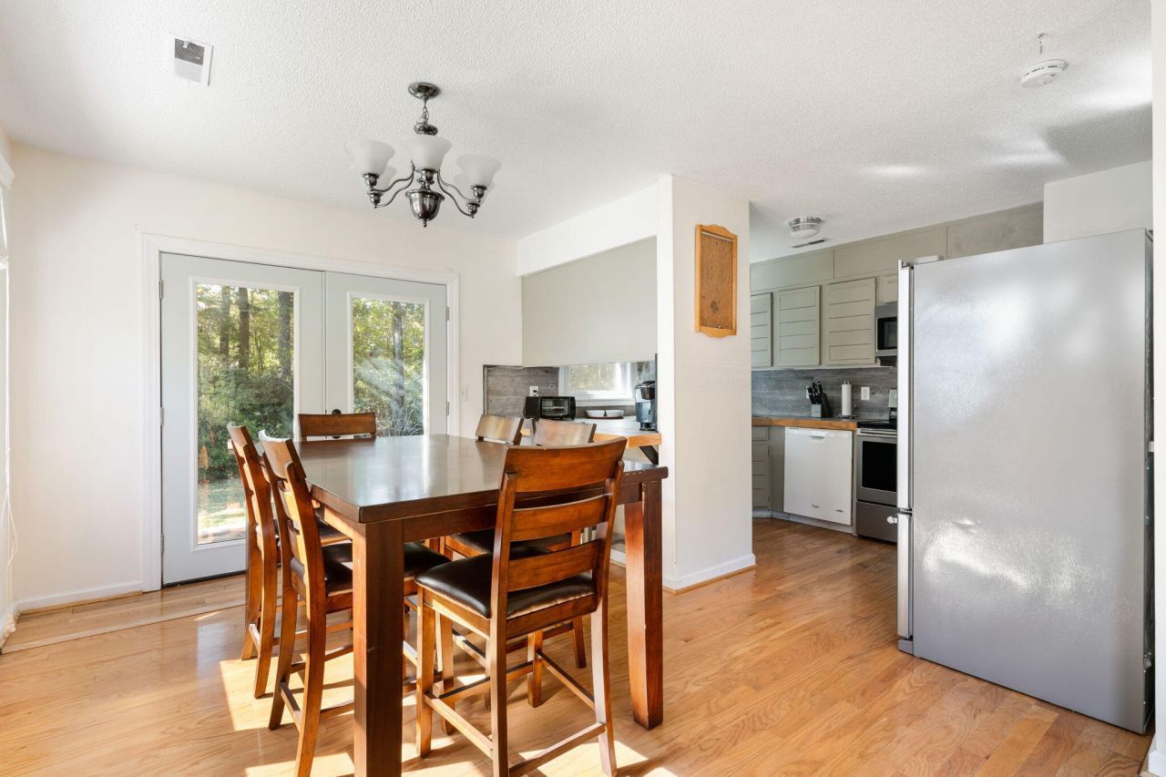 109 Mill Pond Court Photo 9