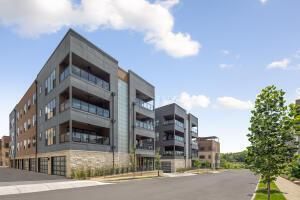 2842 Gunnison Drive, Unit 402, Columbus, OH 43228 Main Photo