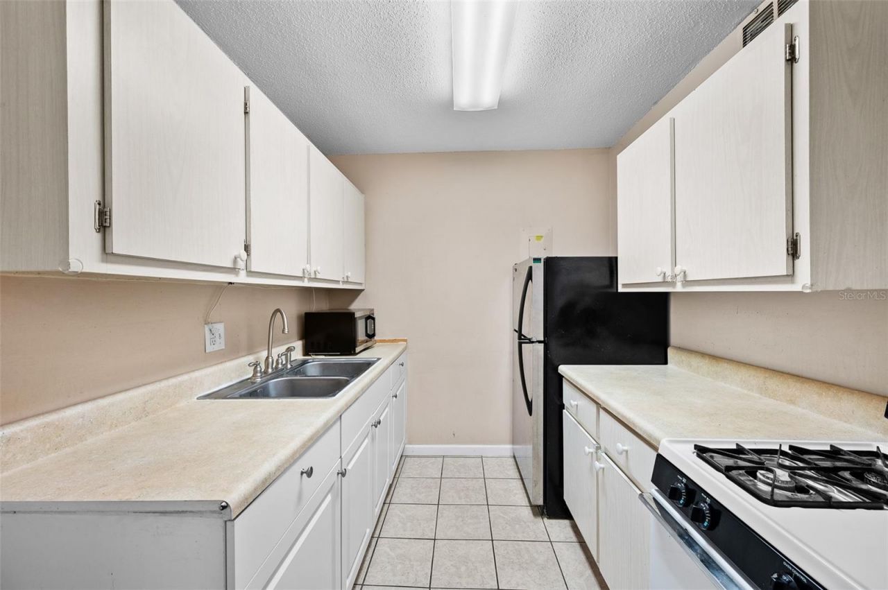 1700 SW 16th Court, Unit D24, Gainesville, FL 32608 Photo
