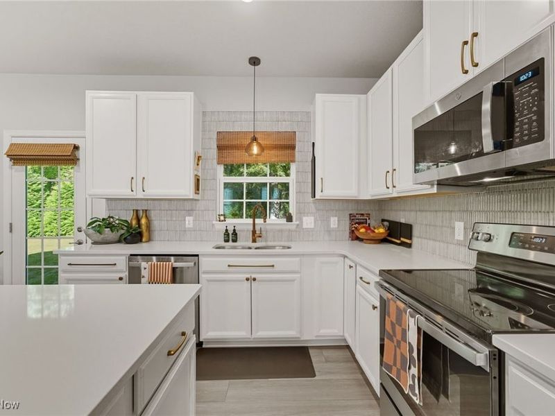 1113 Bean Lane, Akron, OH 44313 Photo 12