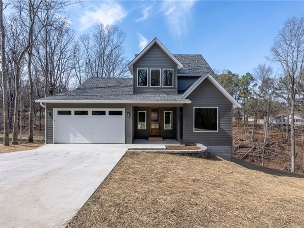 11 Castlebay Lane, Bella Vista, AR 72715