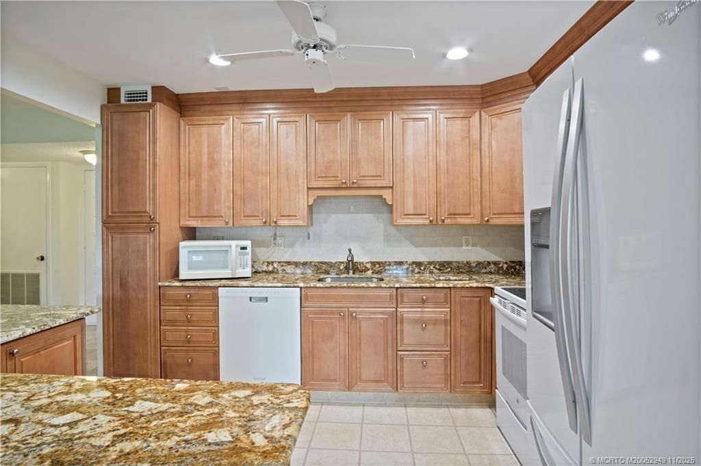 1800 SE St. Lucie Boulevard, Unit 9-204, Stuart, FL 34996 Photo