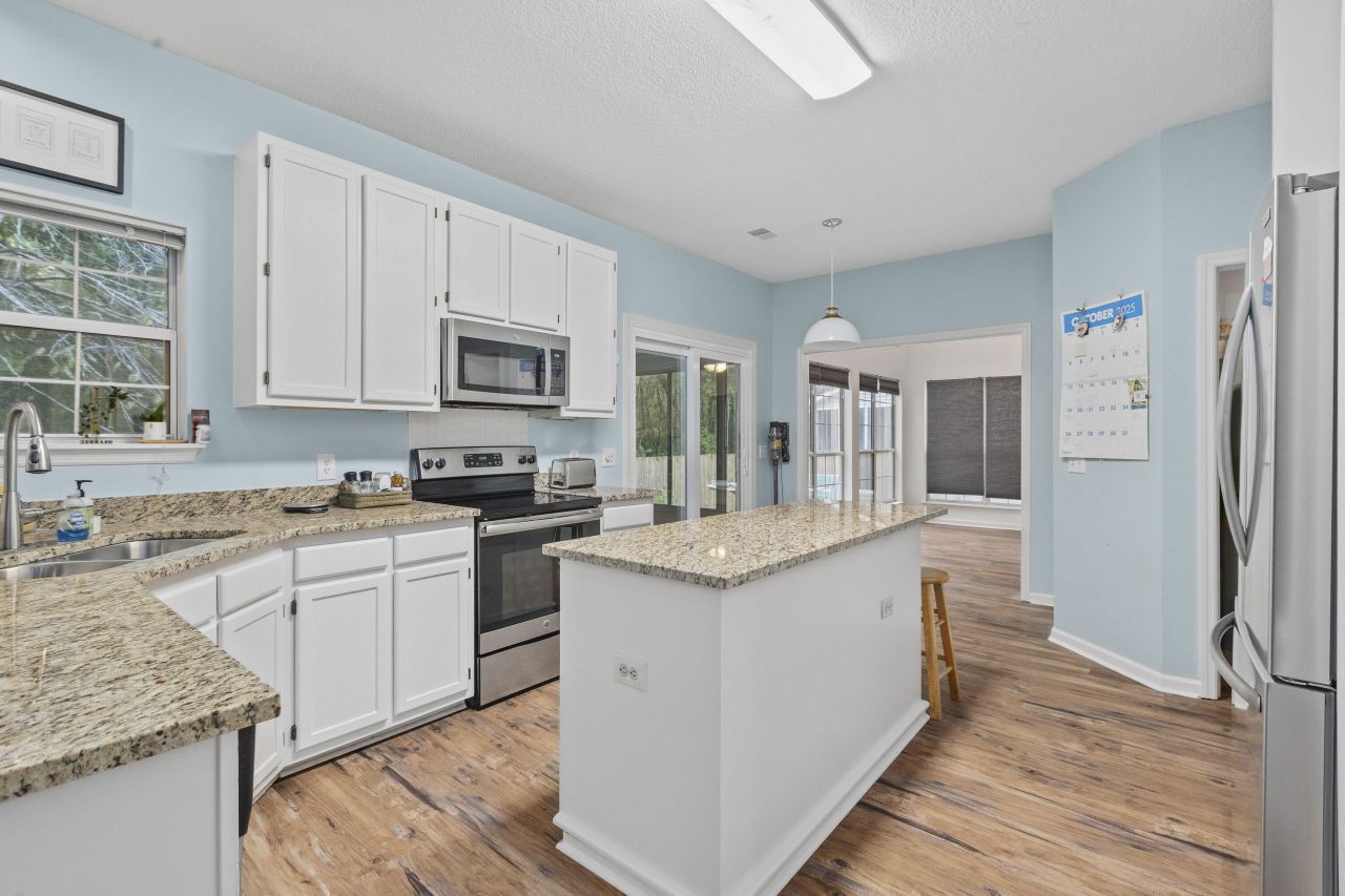 1940 Treebark Drive Photo 11