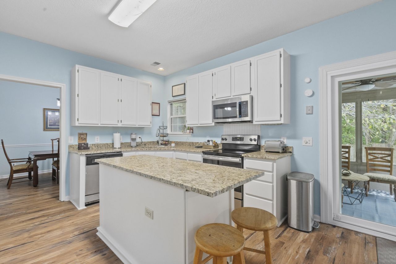 1940 Treebark Drive Photo 13