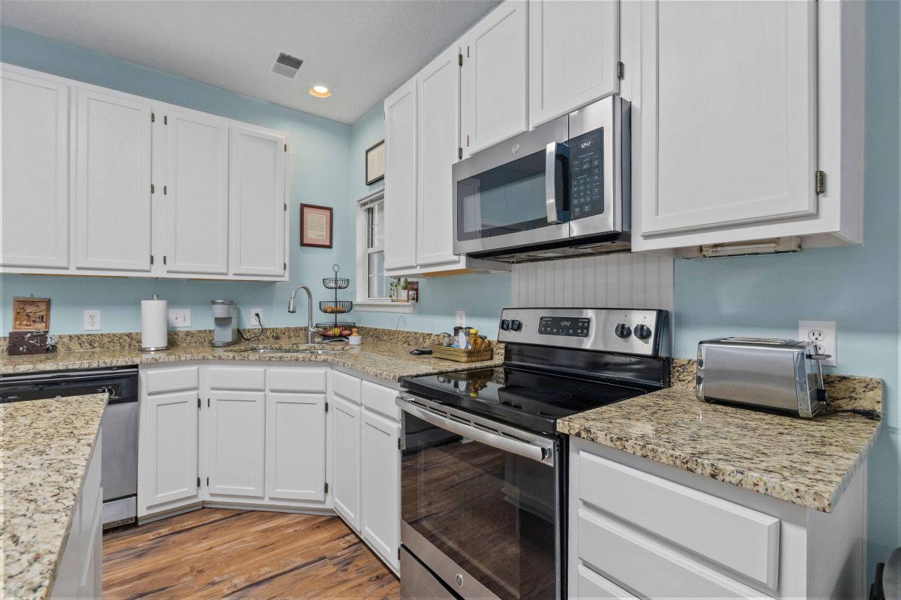 1940 Treebark Drive Photo 16