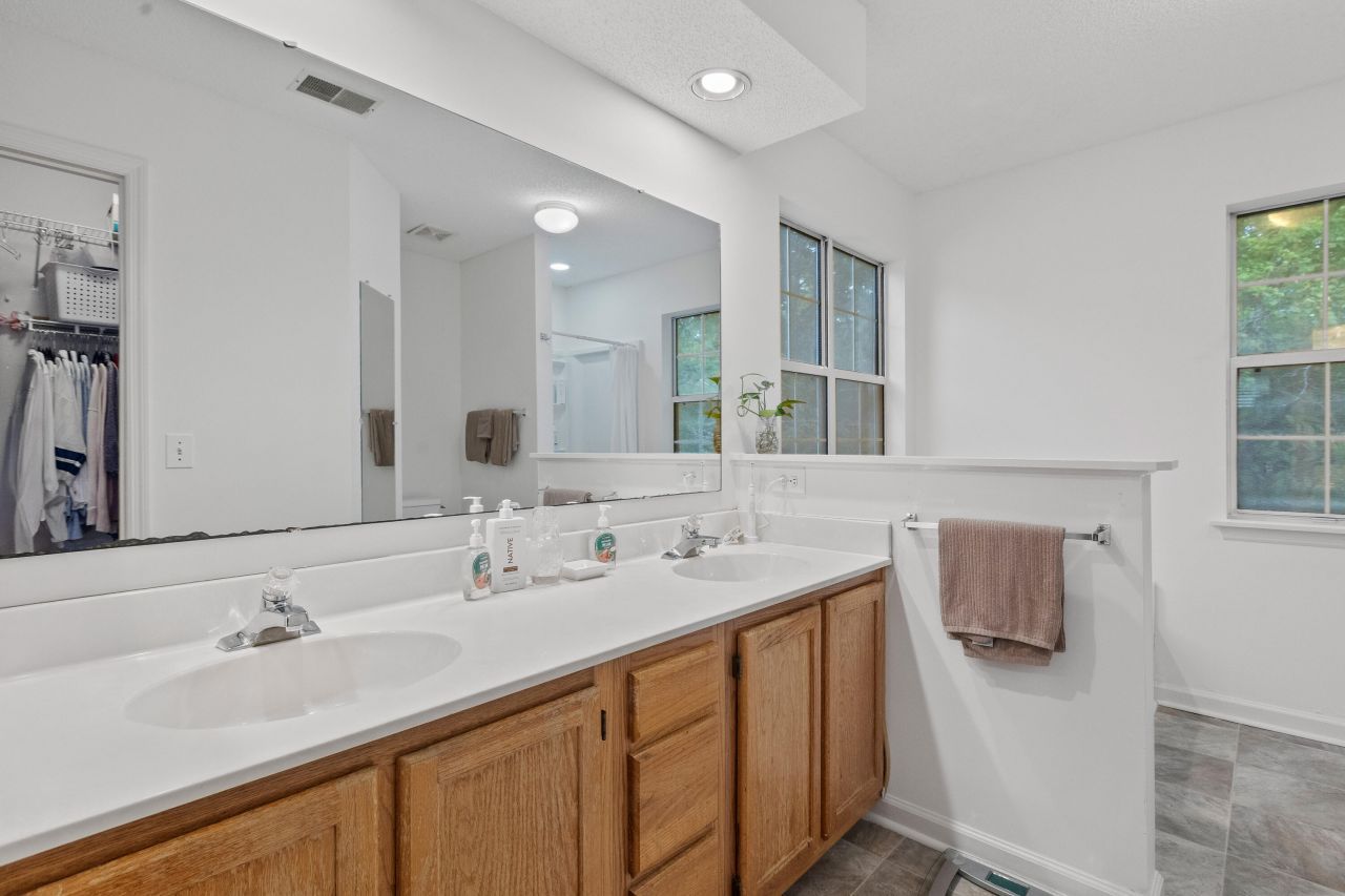 1940 Treebark Drive Photo 31