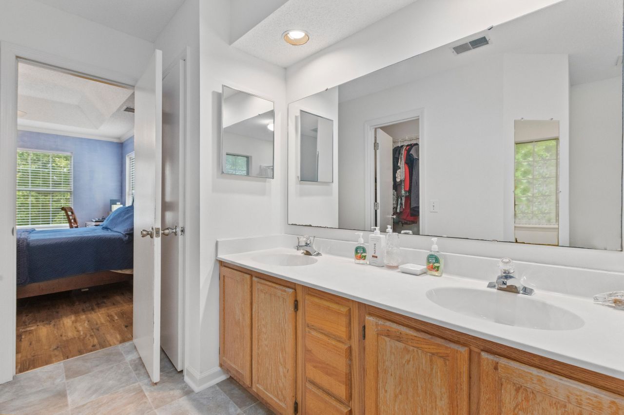 1940 Treebark Drive Photo 32