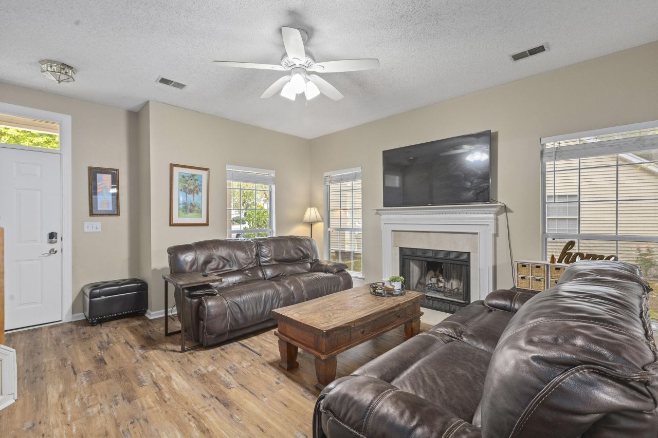 1940 Treebark Drive Photo 6