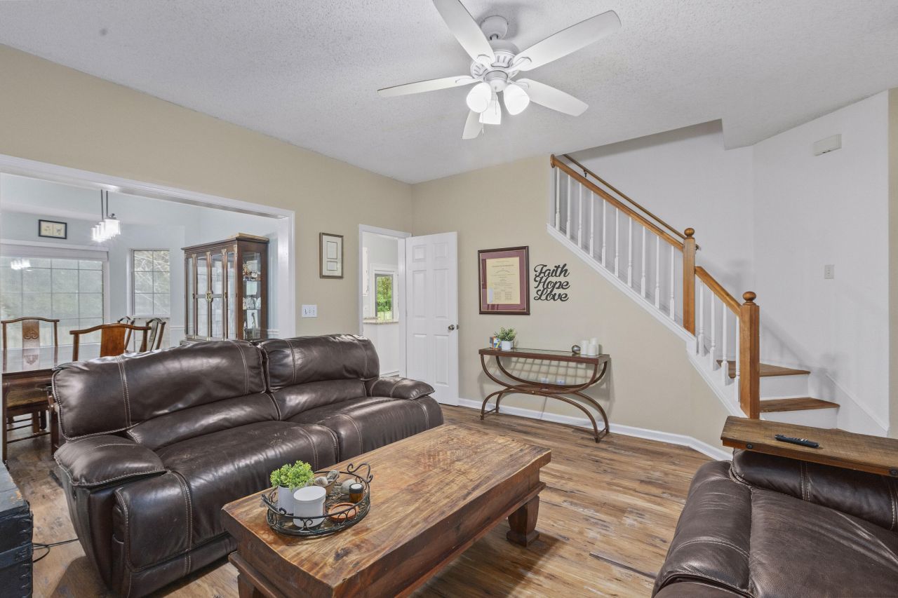 1940 Treebark Drive Photo 7