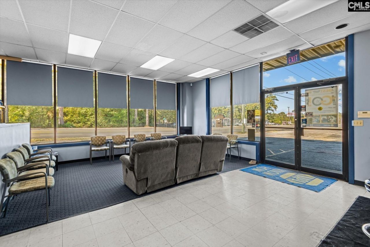 2428 Decker Boulevard  Photo 11