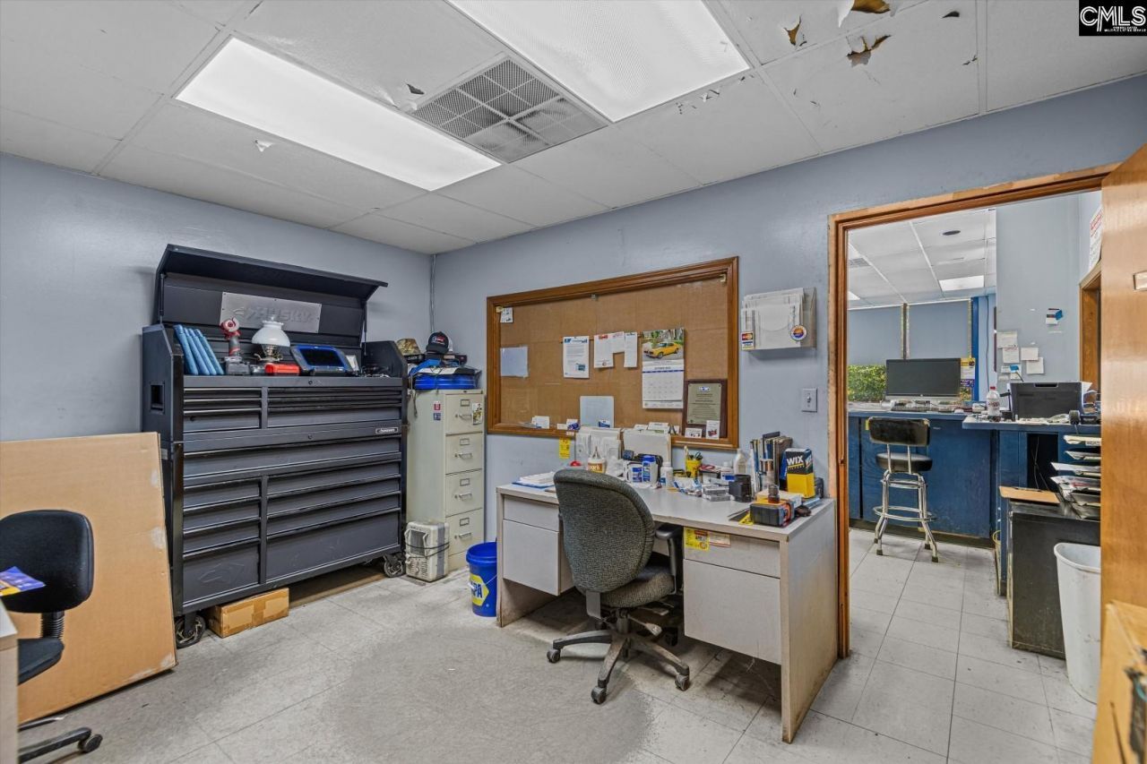 2428 Decker Boulevard  Photo 16