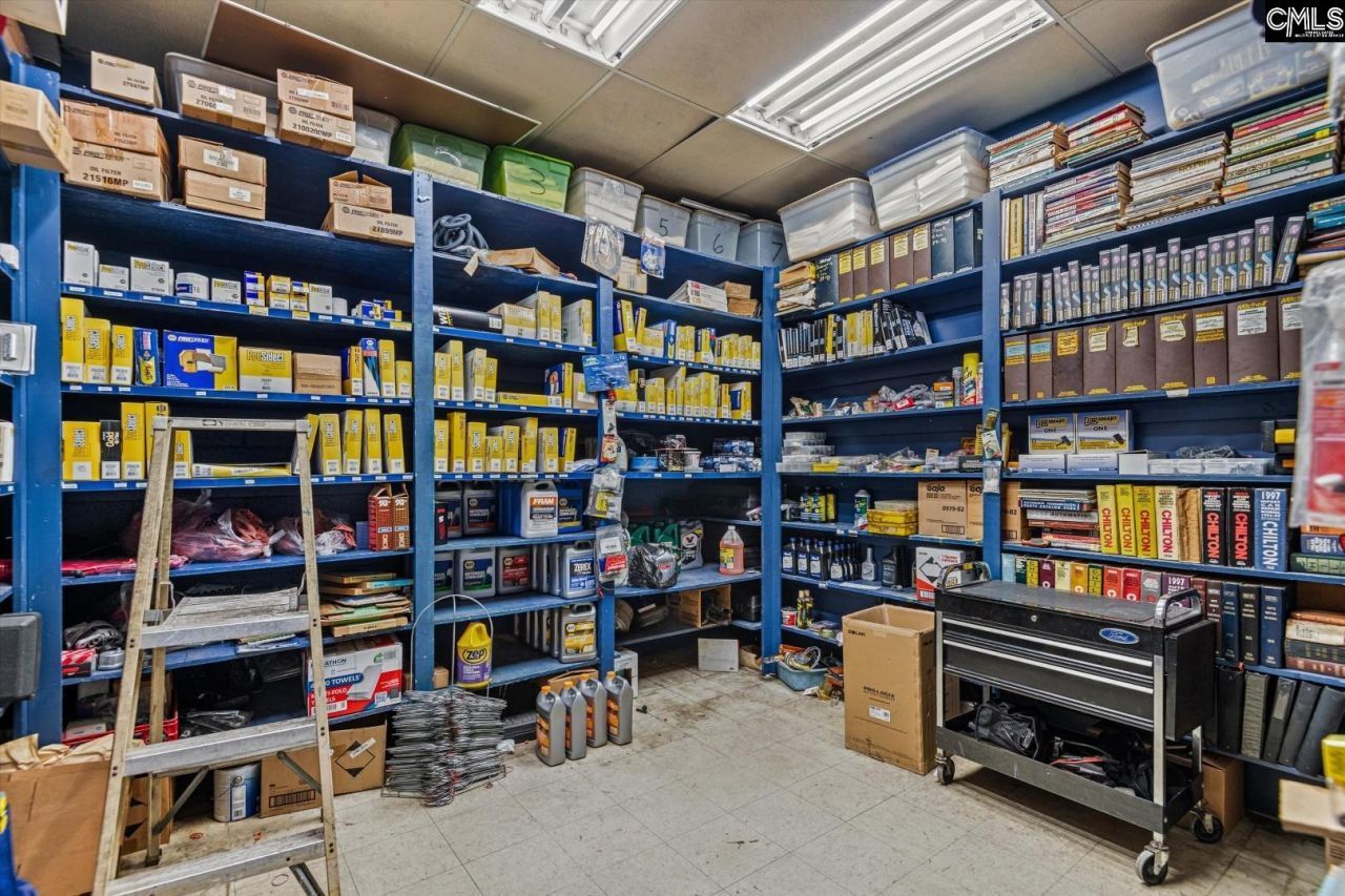 2428 Decker Boulevard  Photo 17