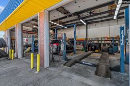 2428 Decker Boulevard  photo 4