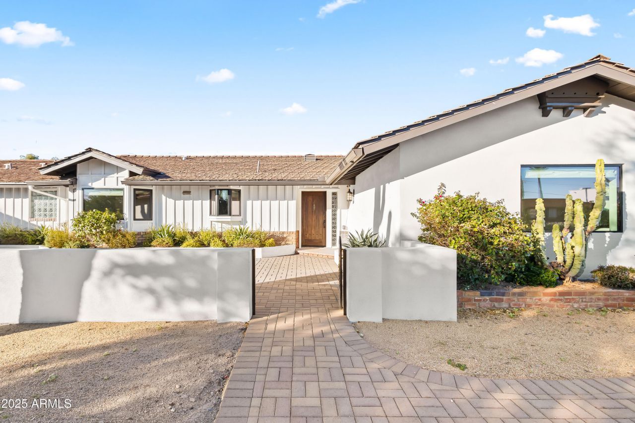 4142 E Stanford Drive, Phoenix, AZ 85018 Main Photo