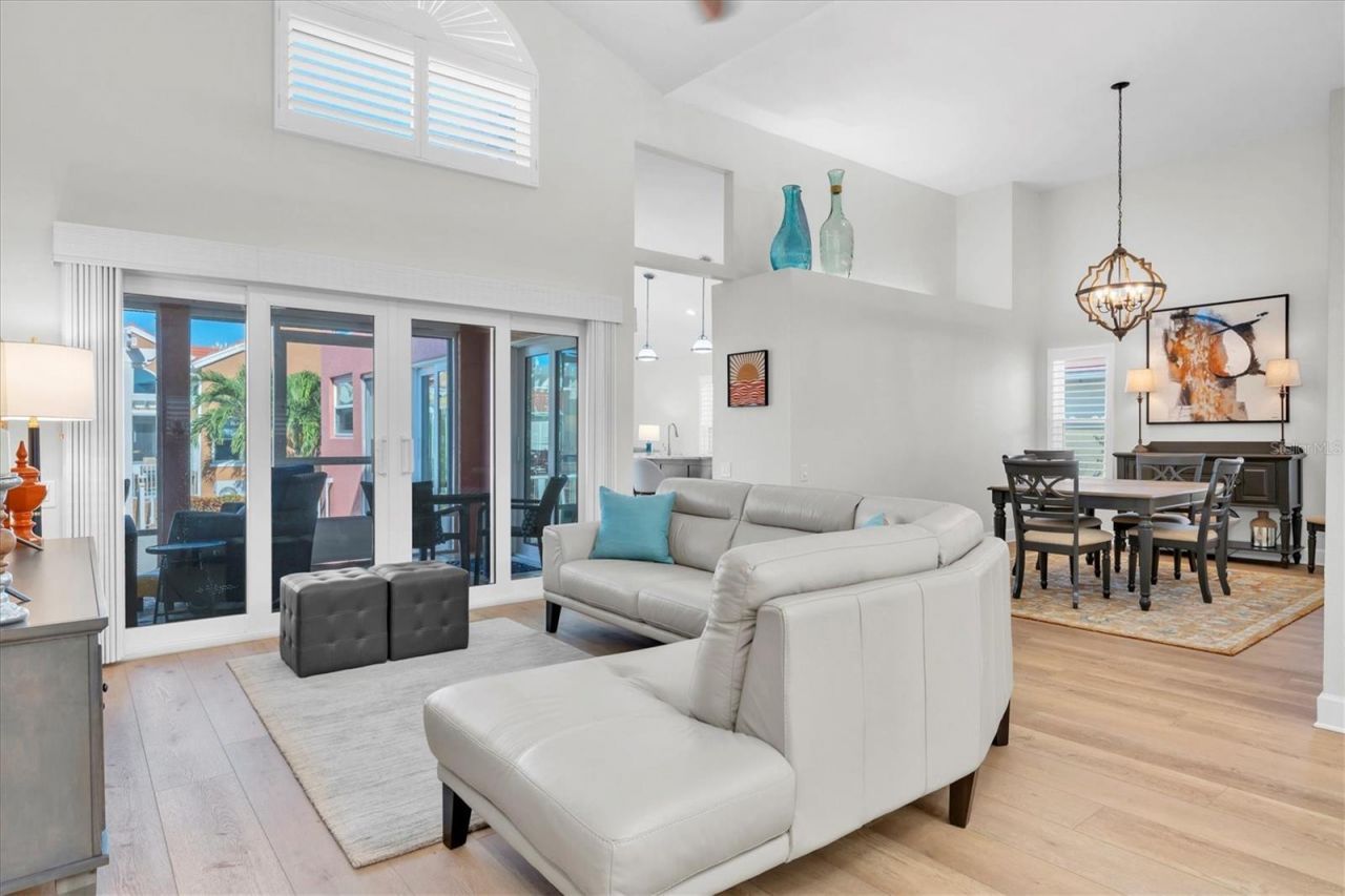 18 Jefferson Court S, Saint Petersburg, FL 33711 Photo