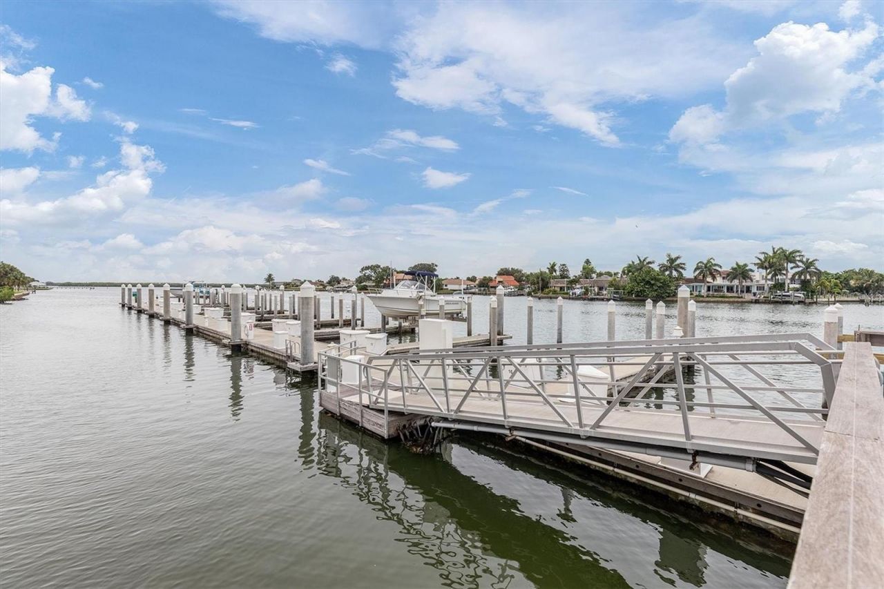 18 Jefferson Court S, Saint Petersburg, FL 33711 Photo