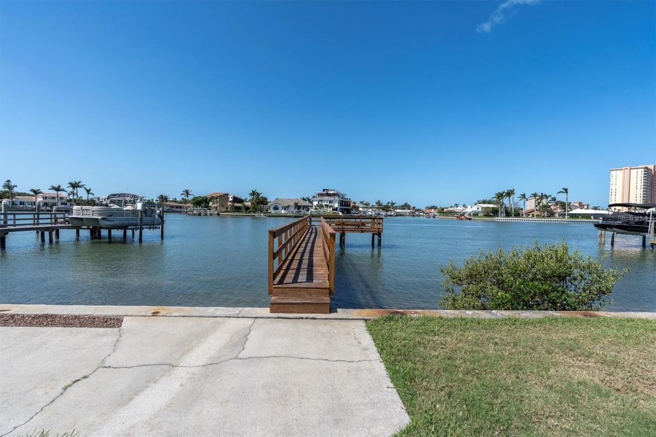 18 Jefferson Court S, Saint Petersburg, FL 33711 Photo