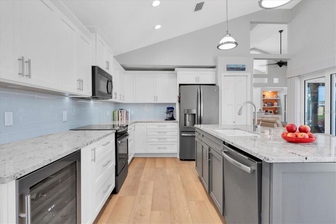 18 Jefferson Court S, Saint Petersburg, FL 33711 Photo