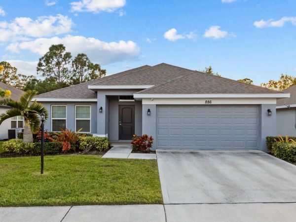 886 NE Whistling Duck Way, Port Saint Lucie, FL 34983
