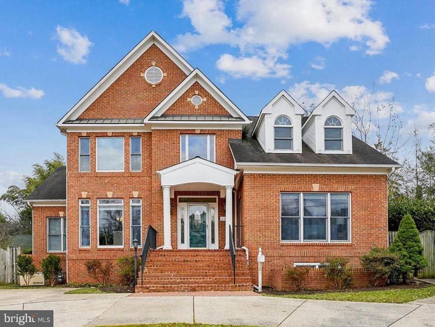 5704 Maiden Lane, Bethesda, MD 20817 Main Photo