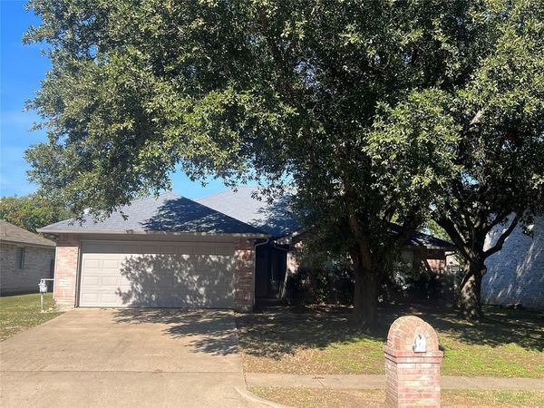 940 Santa Fe Drive, Saginaw, TX 76131