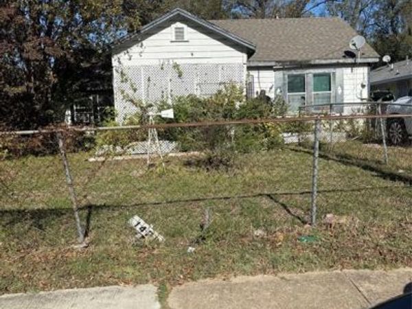 1421 E Ann Arbor Avenue, Dallas, TX 75216