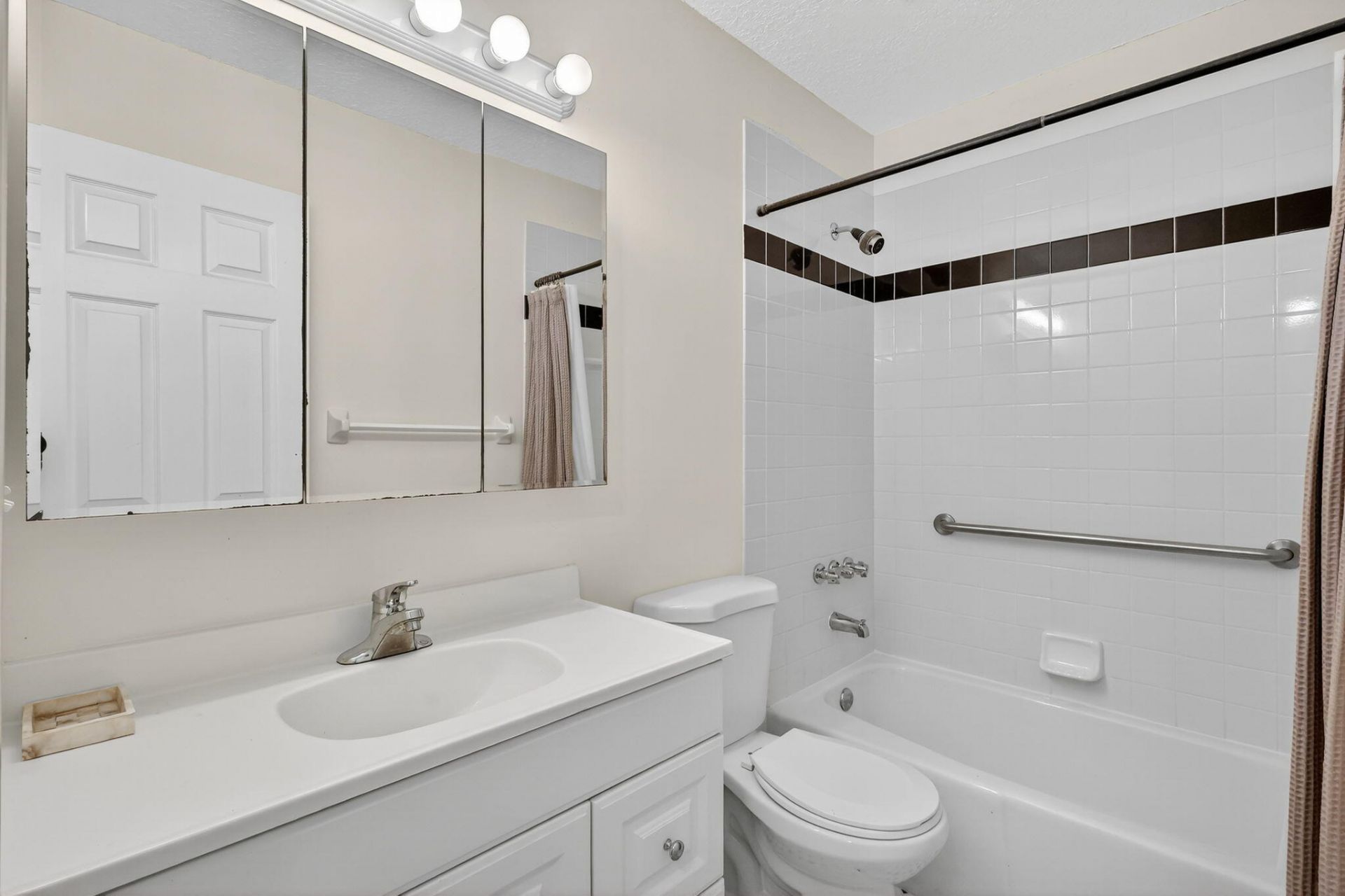 1245 Carlton Court, Unit 204, Fort Pierce, FL 34949 Photo